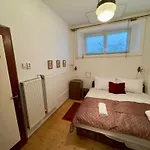 Panorama Проживання в сім'ї Еґер