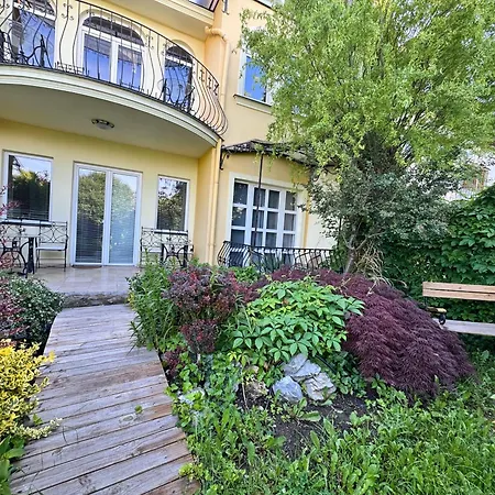 Проживання в сім'ї Panorama Еґер