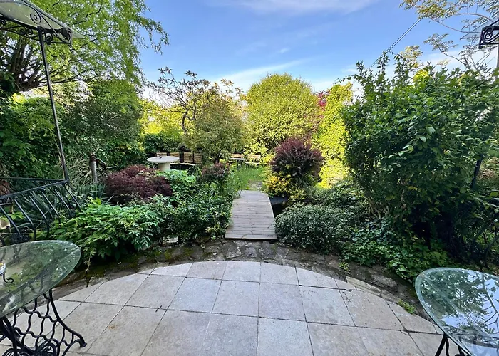 Panorama Проживання в сім'ї *