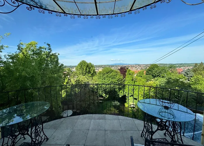 Panorama Проживання в сім'ї