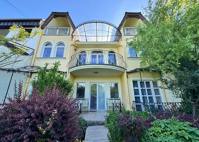 Проживання в сім'ї Panorama *